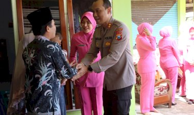 Jumat-Curhat,-Polres-Malang-Silaturahmi-Kembalikan-Senyum-Korban-Kanjuruhan